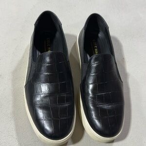Black casual leather shoes size 7.5
